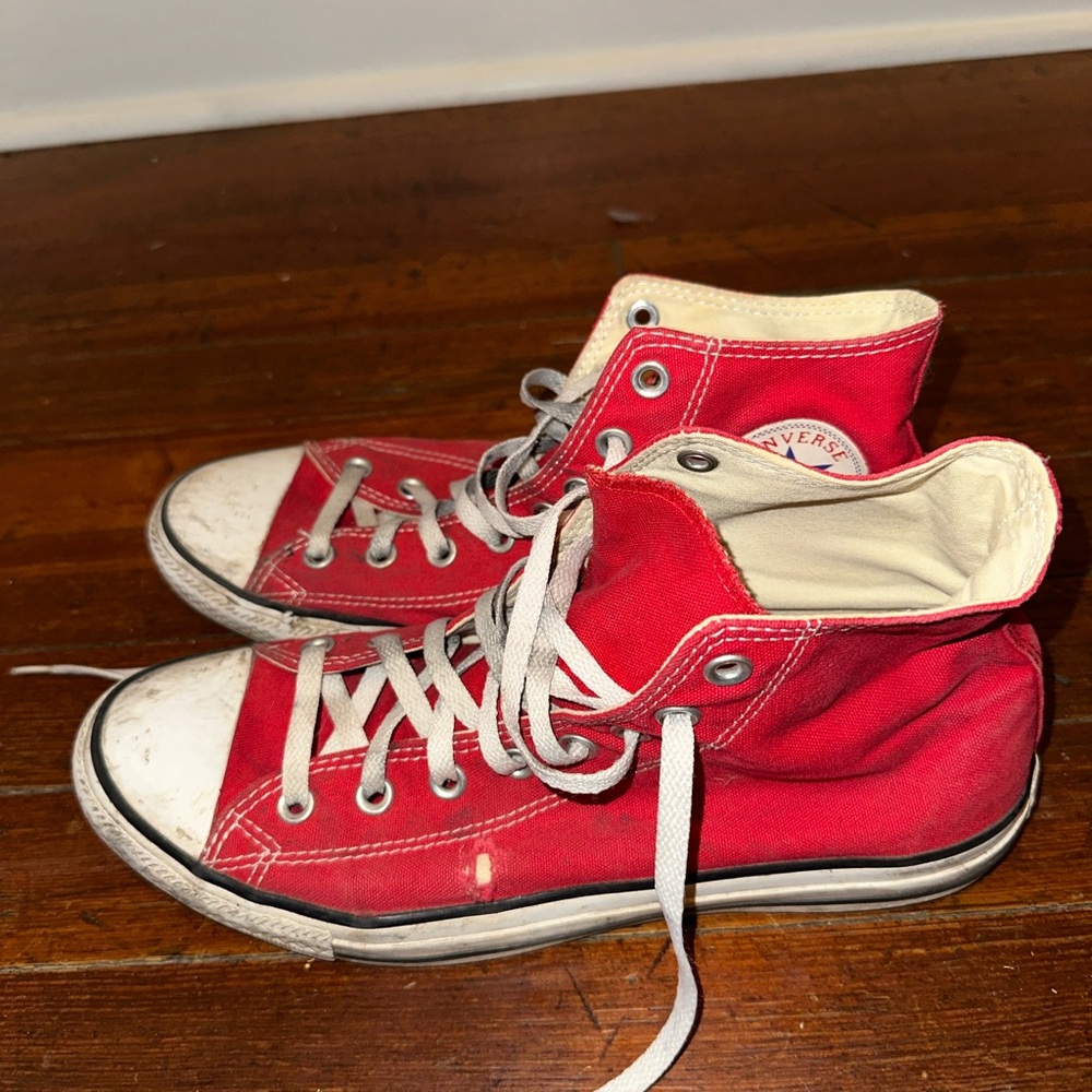 Converse Chuck Taylor’s Red High-Top Sneakers Size 9.5 - Picture 3 of 8